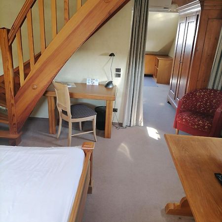 Logis Hotel Aux Comtes De Hanau Ingwiller Dış mekan fotoğraf