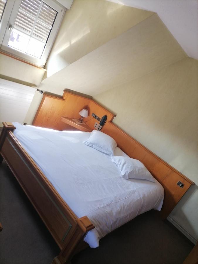 Logis Hotel Aux Comtes De Hanau Ingwiller Dış mekan fotoğraf