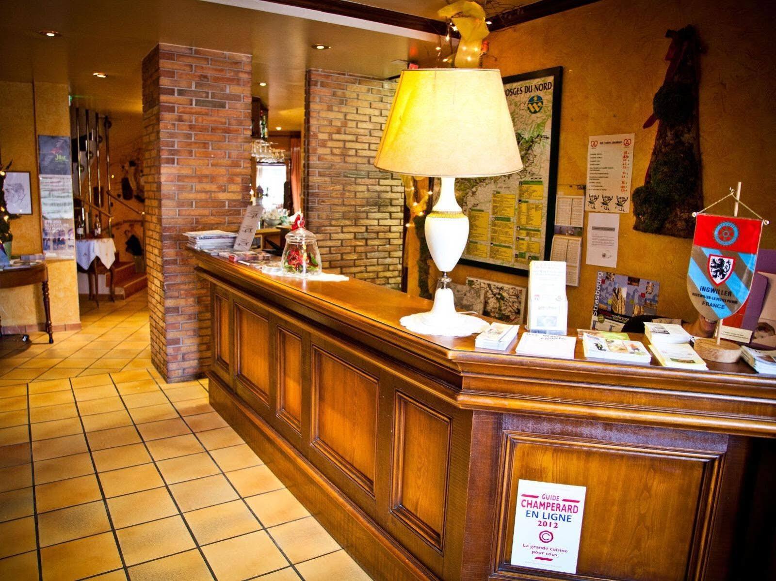 Logis Hotel Aux Comtes De Hanau Ingwiller Dış mekan fotoğraf