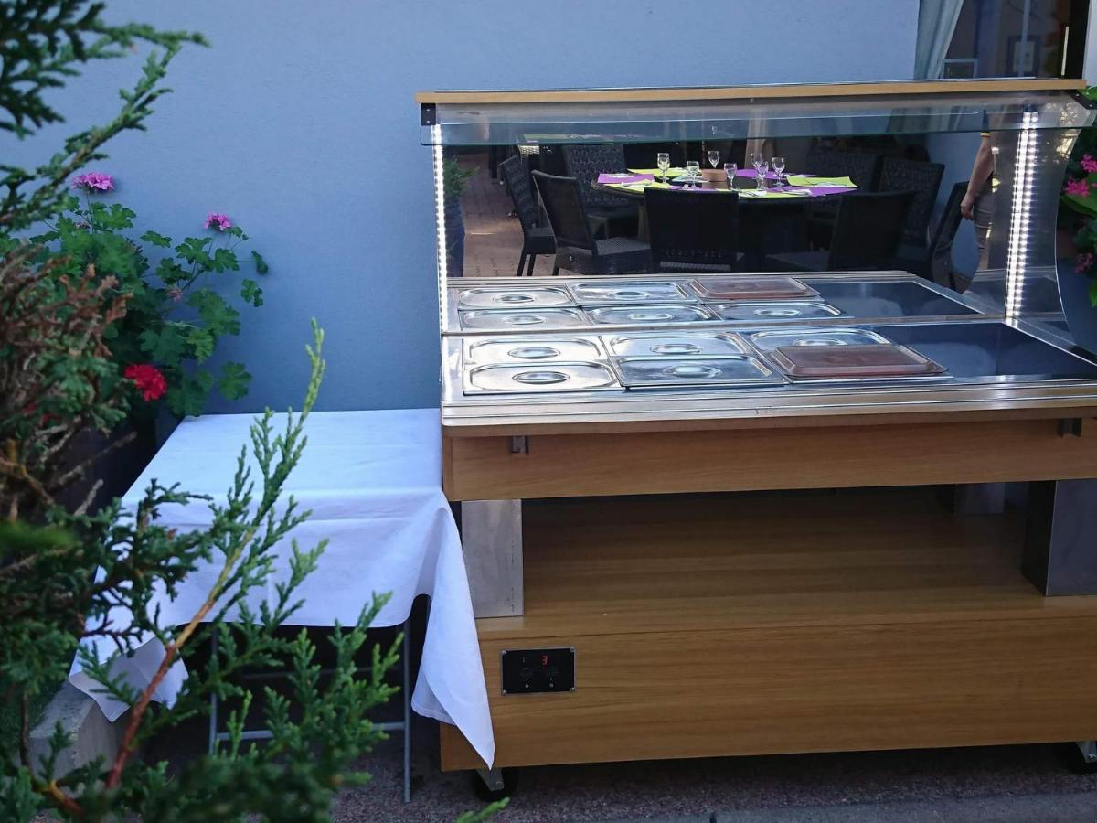 Logis Hotel Aux Comtes De Hanau Ingwiller Dış mekan fotoğraf