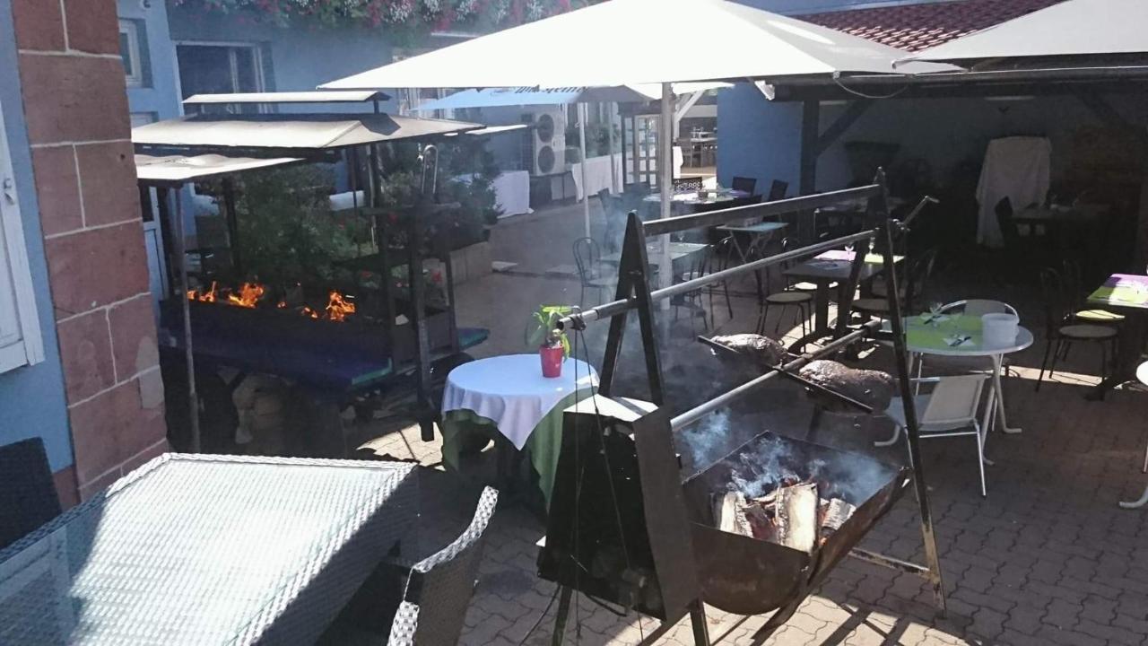 Logis Hotel Aux Comtes De Hanau Ingwiller Dış mekan fotoğraf