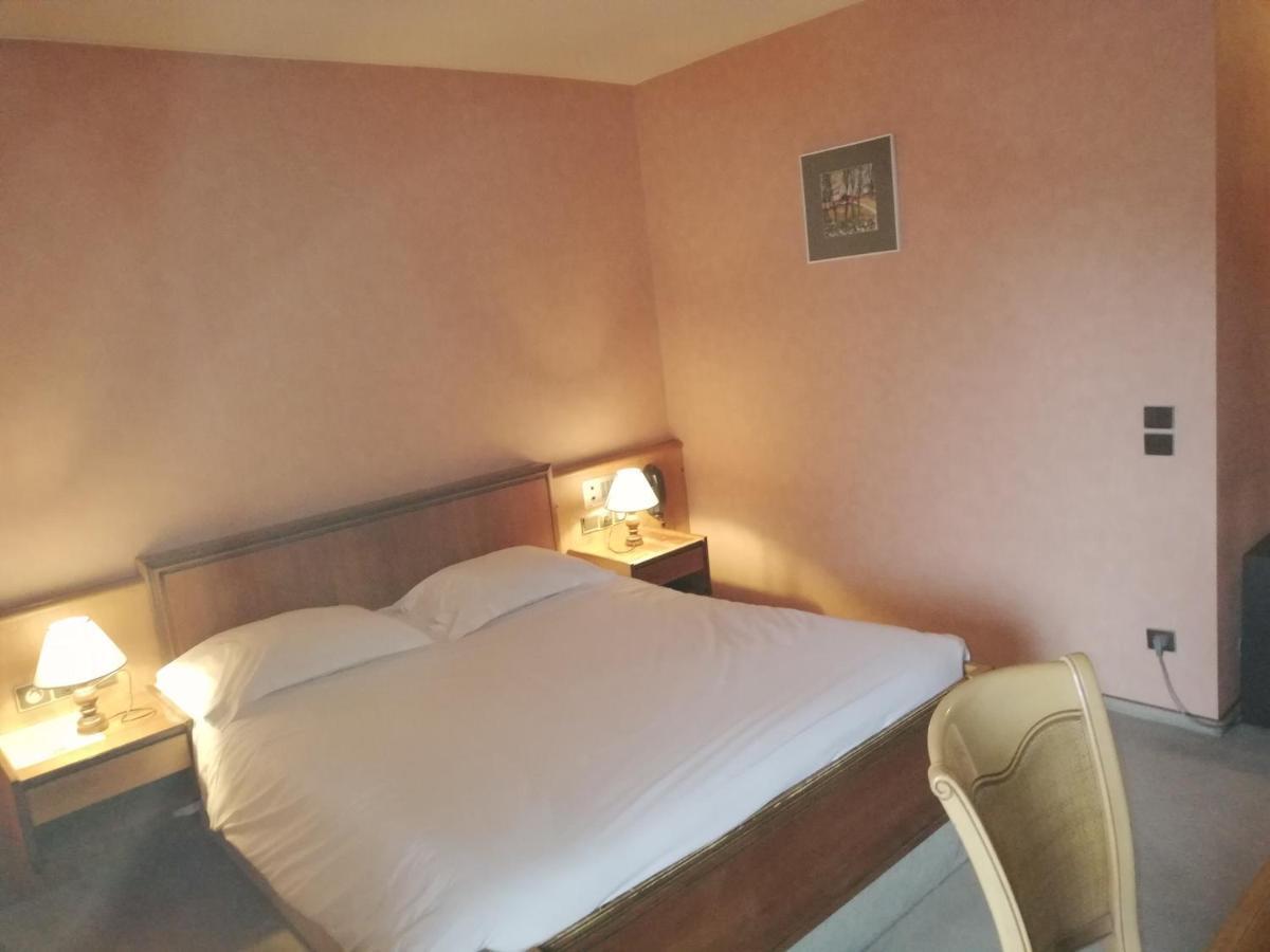 Logis Hotel Aux Comtes De Hanau Ingwiller Dış mekan fotoğraf