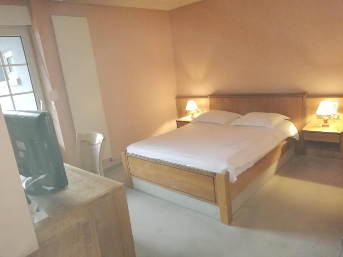 Logis Hotel Aux Comtes De Hanau Ingwiller Dış mekan fotoğraf