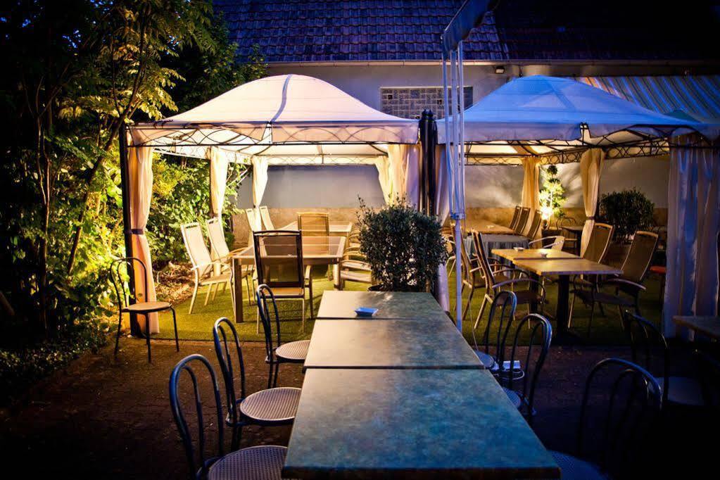 Logis Hotel Aux Comtes De Hanau Ingwiller Dış mekan fotoğraf